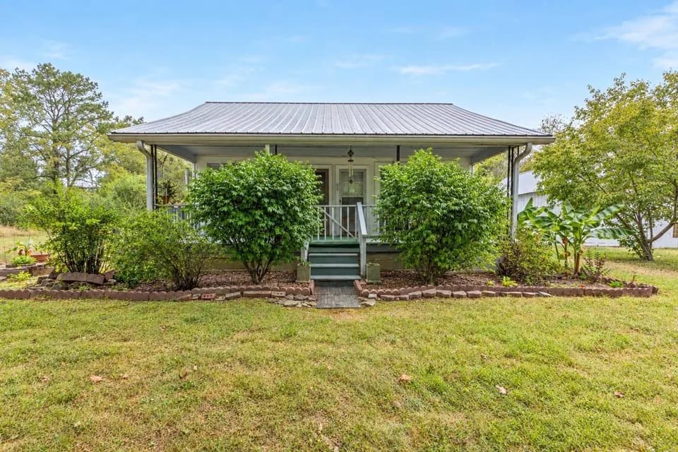2 Bed 2 Bath Classic Historic Era Home in Nashville, TN