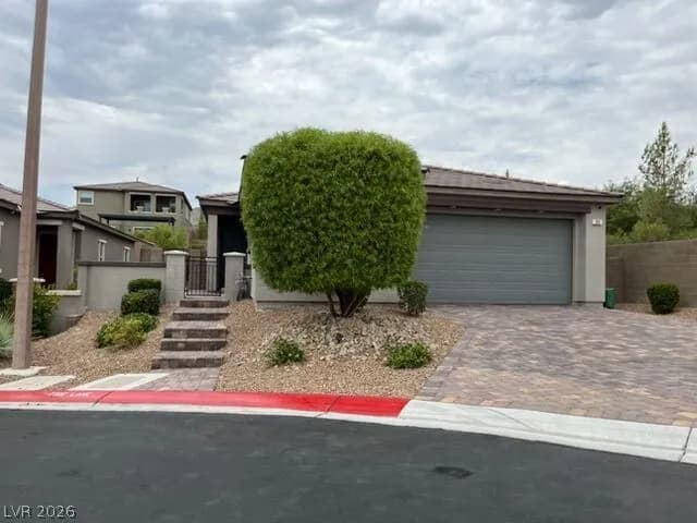 3 Bed 3 Bath Modern Contemporary Residence in Las Vegas, NV