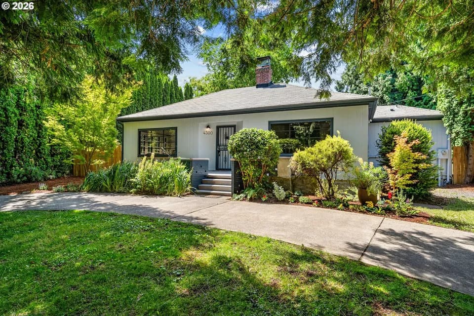 4 Bed 3 Bath Classic Historic Era Home in Portland, OR