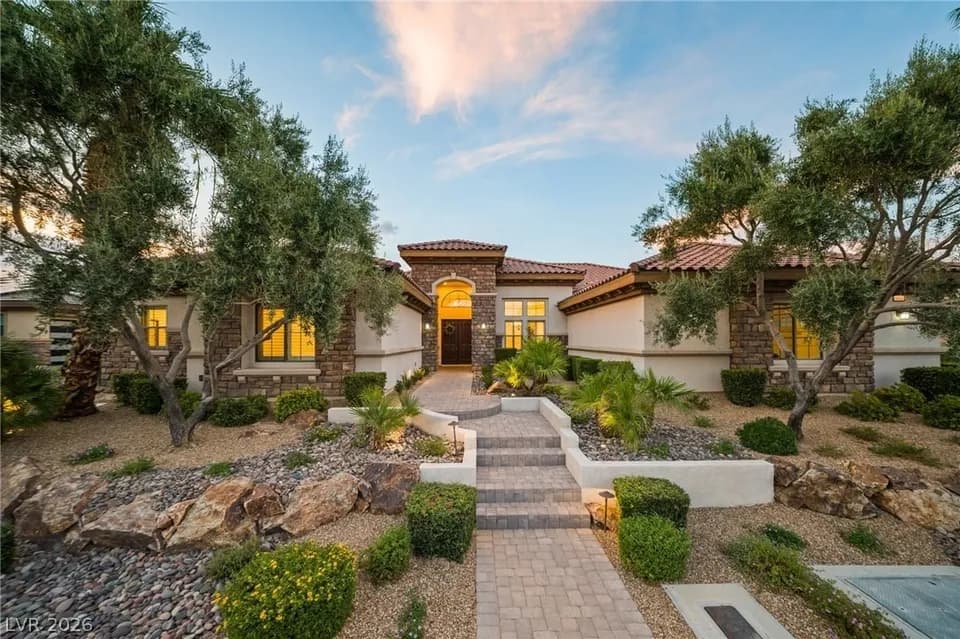 4 Bed 3 Bath Established Contemporary Home in Las Vegas, NV