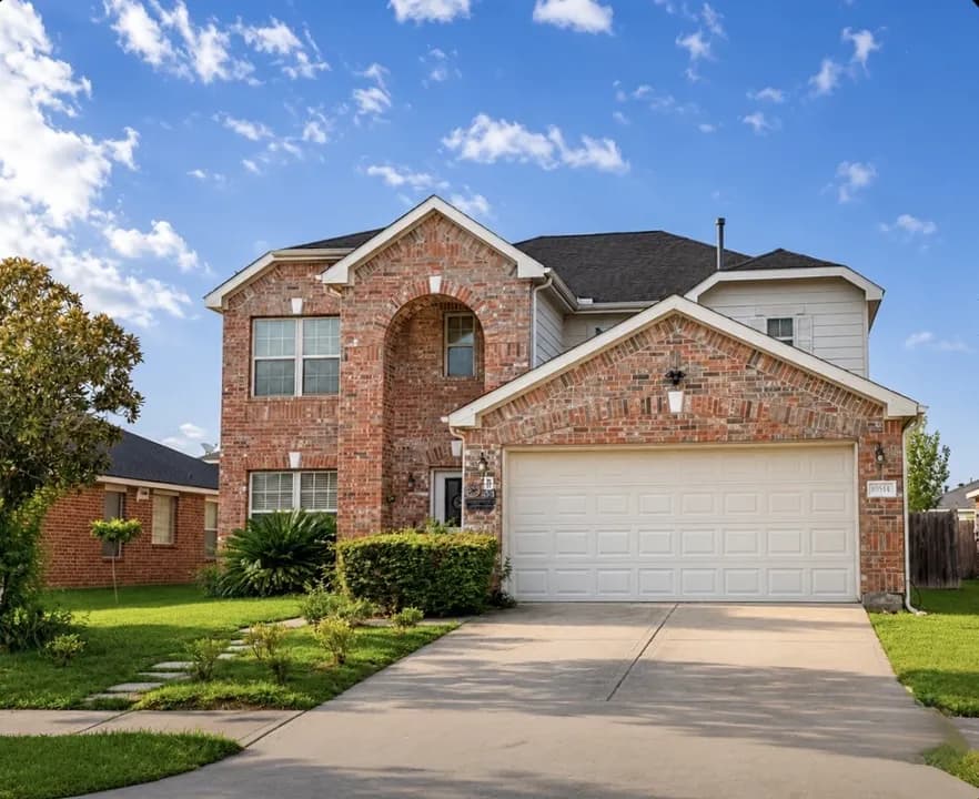 5 Bed 3 Bath Established Contemporary Home in Houston, TX