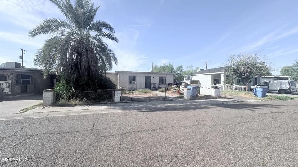 2 Bed 1 Bath Classic Historic Era Home in Phoenix, AZ