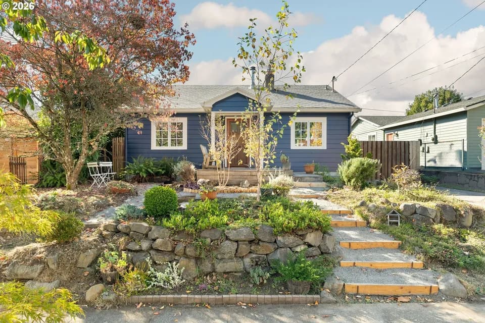 2 Bed 1 Bath Classic Historic Era Home in Portland, OR