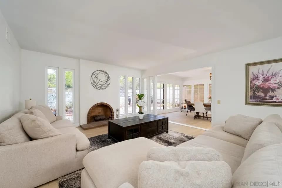 2 Bed 2 Bath Established Mid-Century Residence in San Diego, CA
