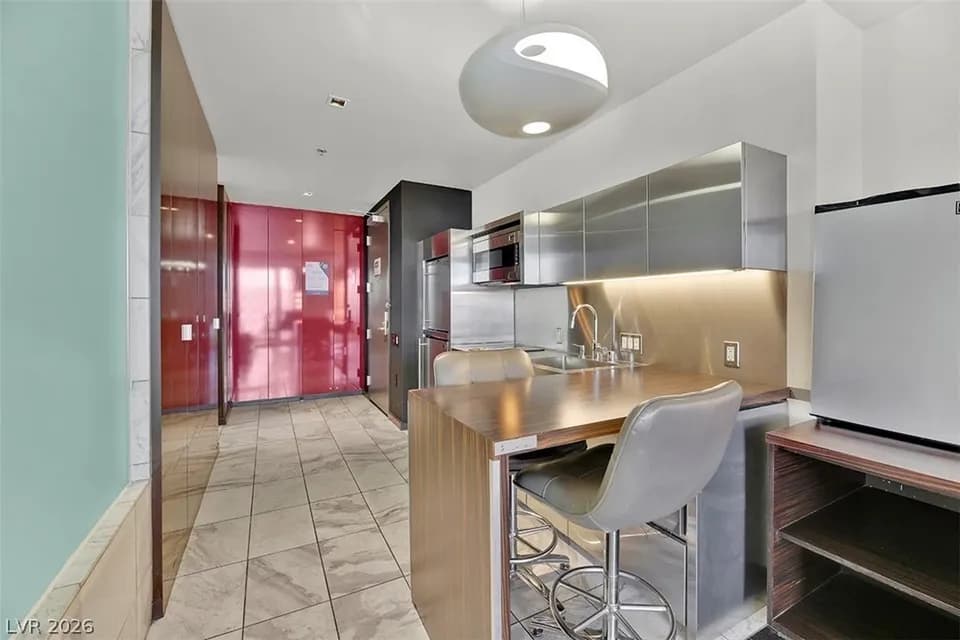 3 Bed 1 Bath Urban Residential Condo in Las Vegas, NV