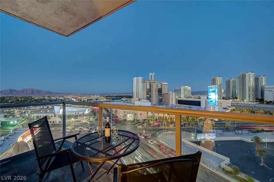 3 Bed 1 Bath Urban Residential Condo in Las Vegas, NV