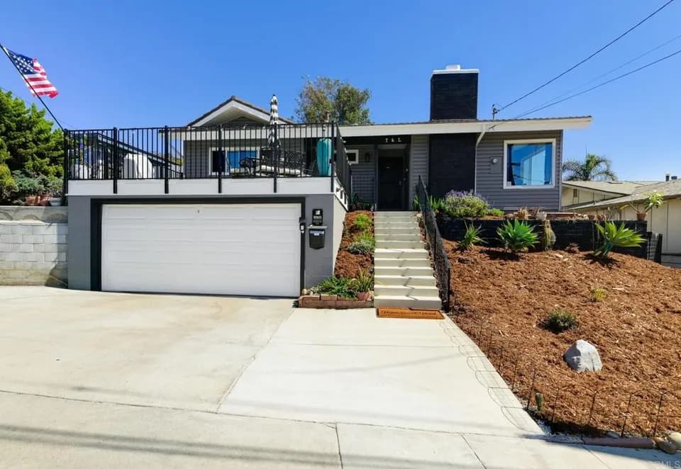 3 Bed 2 Bath Established Mid-Century Residence in San Diego, CA