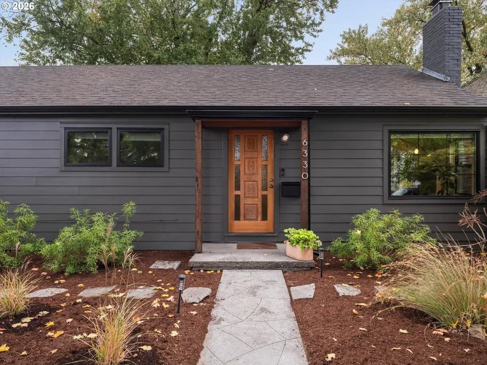3 Bed 2 Bath Established Mid-Century Residence in Portland, OR