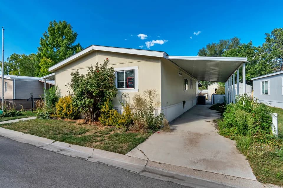 3 Bed 2 Bath Traditional Suburban Family Home in Salt Lake City, UT