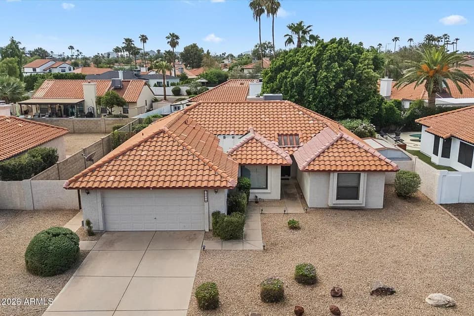 3 Bed 2 Bath Traditional Suburban Family Home in Phoenix, AZ