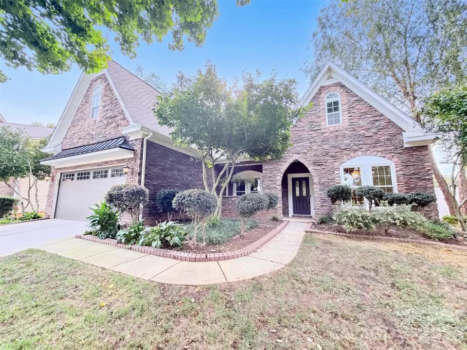 3 Bed 3 Bath Established Contemporary Home in Charlotte, NC