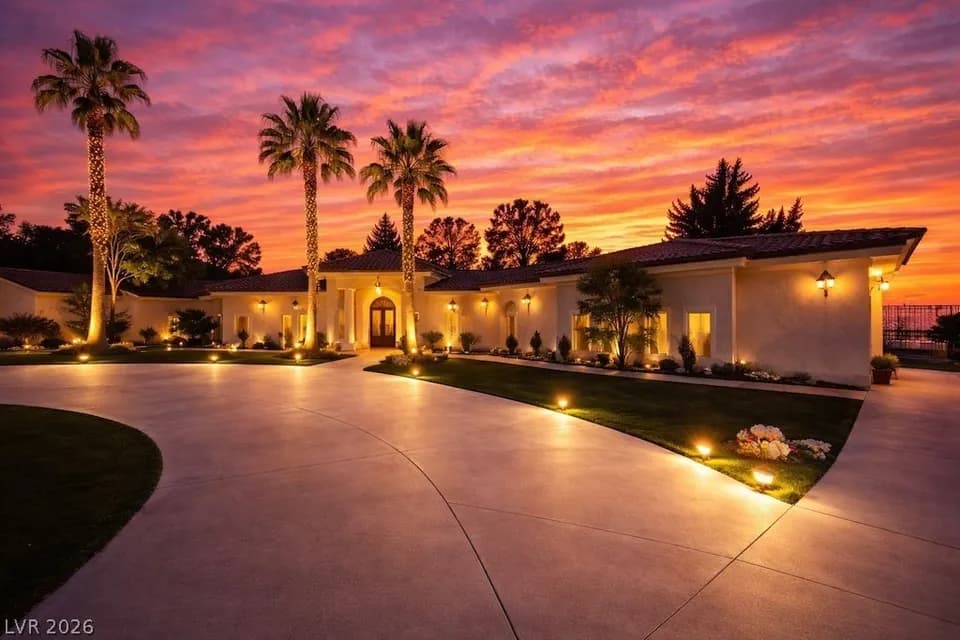3 Bed 3 Bath Established Contemporary Home in Las Vegas, NV