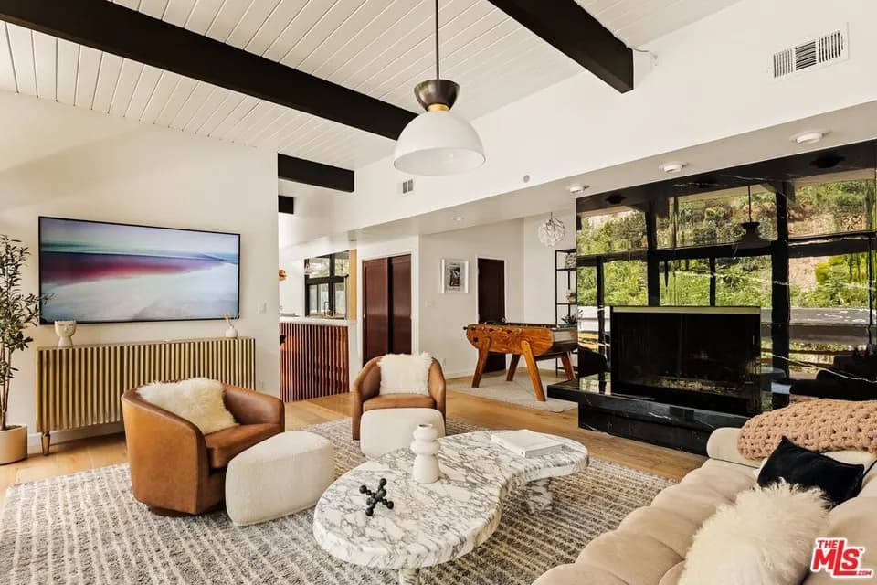 3 Bed 3 Bath Established Mid-Century Residence in Los Angeles, CA