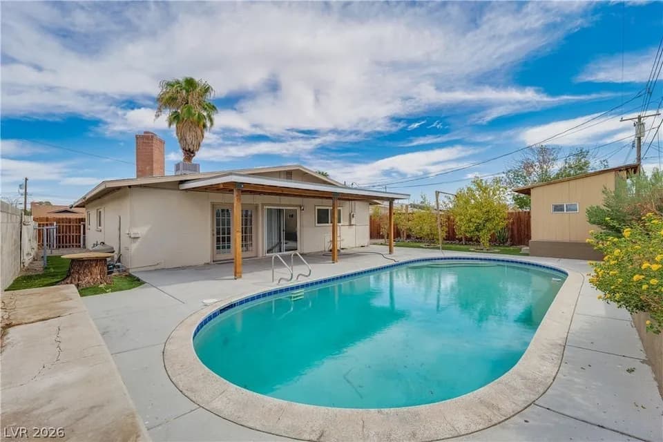 4 Bed 2 Bath Established Mid-Century Residence in Las Vegas, NV