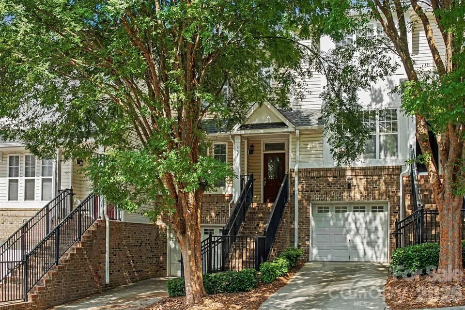 4 Bed 2 Bath Established Multi-Level Townhouse in Charlotte, NC