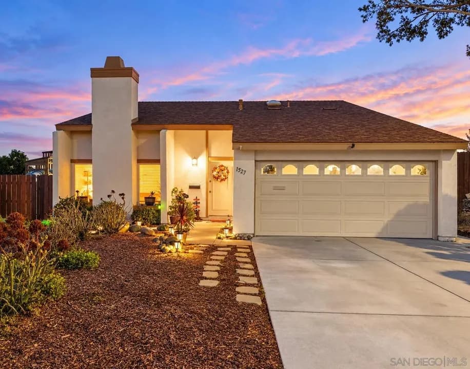 4 Bed 2 Bath Established Mid-Century Residence in San Diego, CA