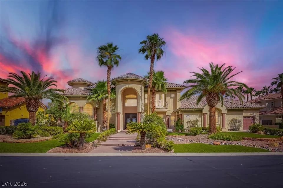 5 Bed 2 Bath Established Contemporary Home in Las Vegas, NV