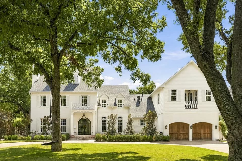 6 Bed 7 Bath Traditional Suburban Family Home in Dallas, TX